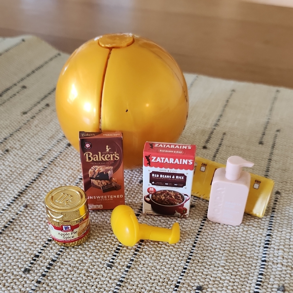 Mini Brands Food and Accessories Set